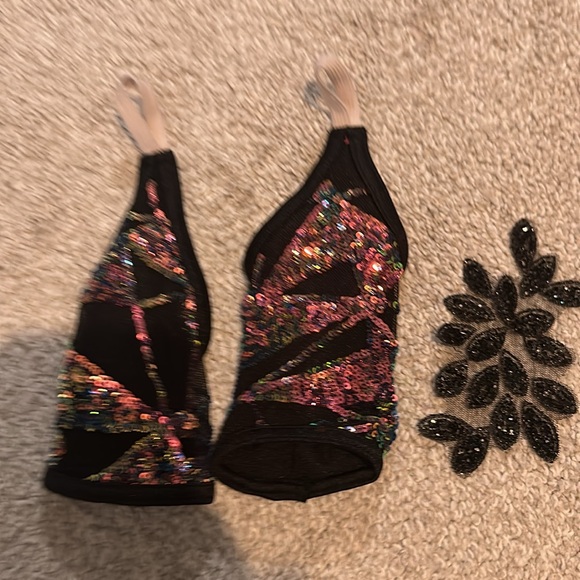 Girl’s dance costume. Only worn twice. - Picture 7 of 7